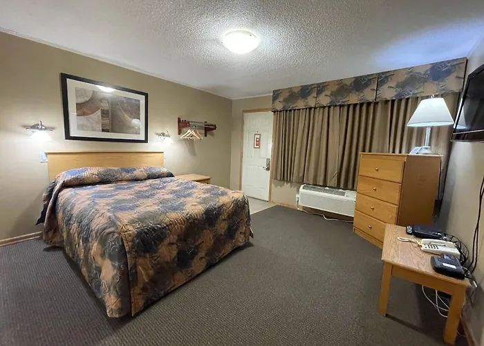 Best Maple Inn - Drayton Valley
