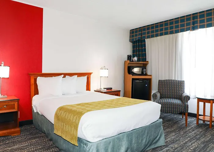 Ramada By Wyndham Cumberland Downtown