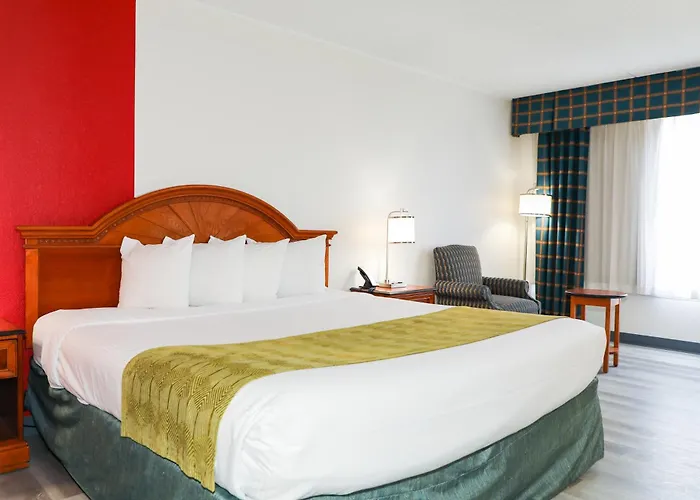 Ramada By Wyndham Downtown