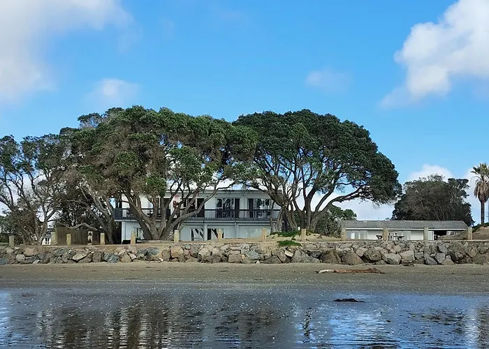 Edgewater Motel