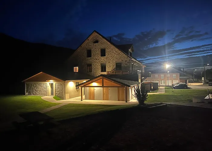 Gite Roche Des Ducs avec Piscine toute l'année, Spa, Sauna, Hammam Rochesson