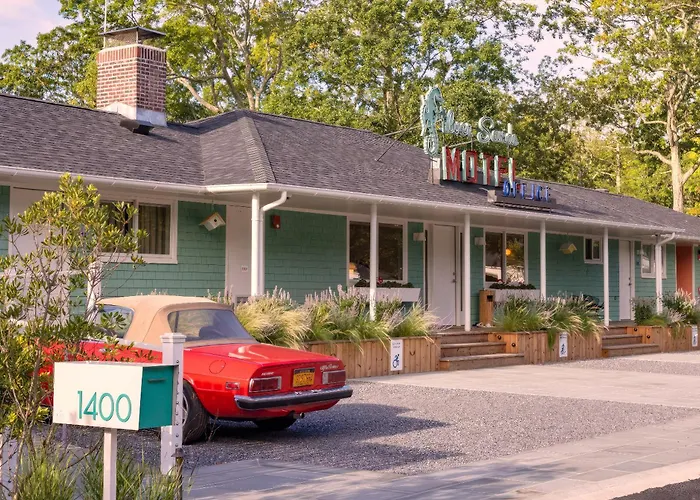 Silver Sands Motel & Beach Bungalows