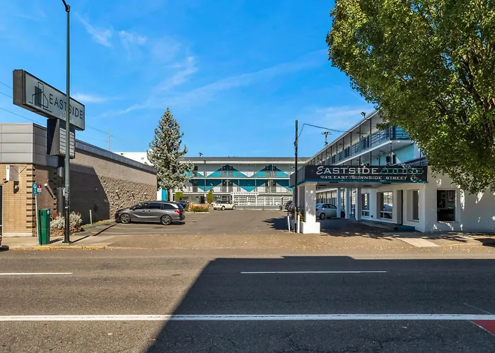 Eastside Lodge
