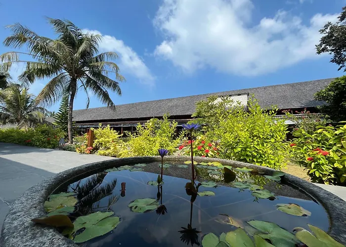 The Barefoot Eco Hotel