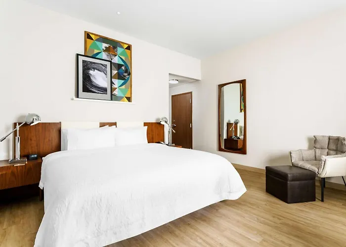 Hampton Inn & Suites Santa Monica