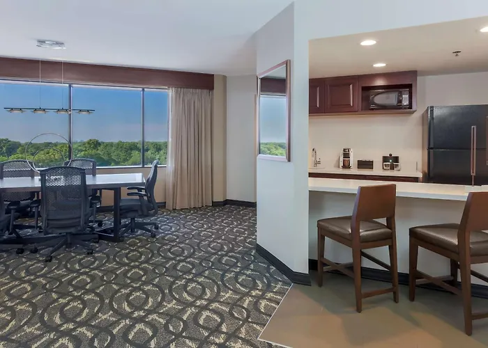 Embassy Suites By Hilton Dallas-Love Field
