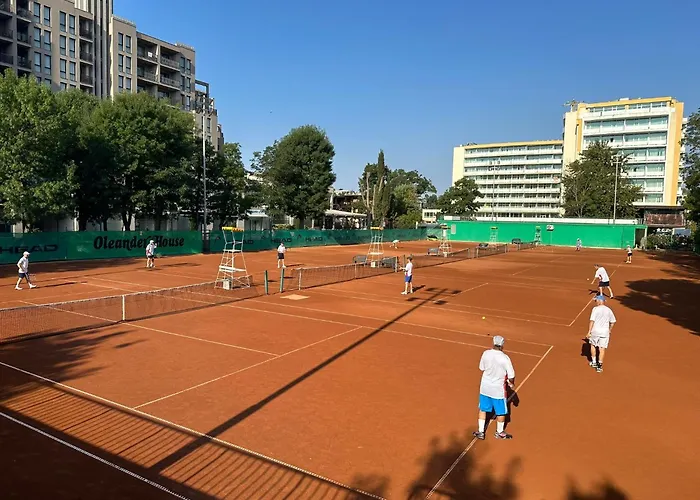 Oleander House And Tennis Club