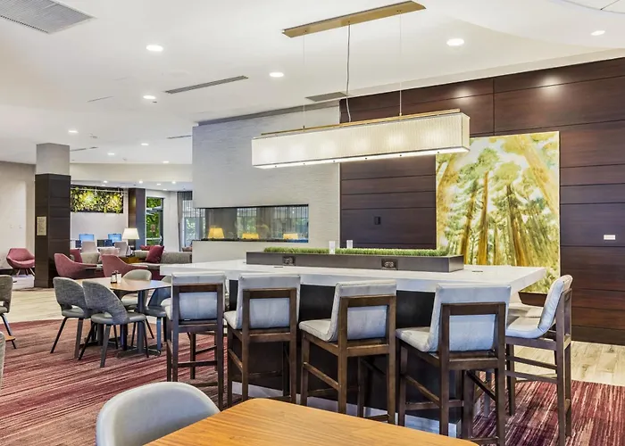 Courtyard By Marriott Boston Waltham Hotel