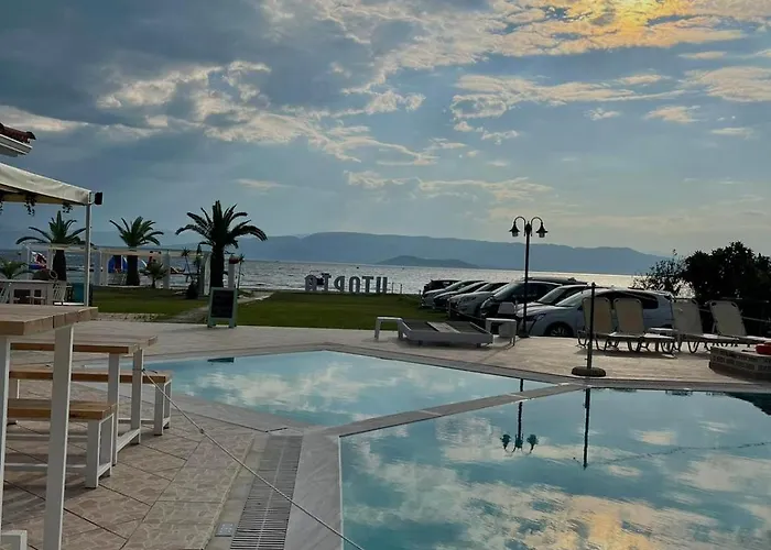 Umbrella Beach Apartments Kavos
