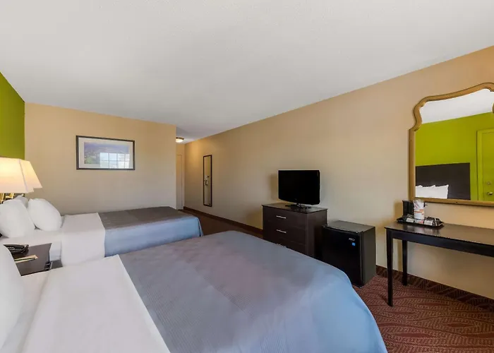 Quality Inn Saint Louis Airport