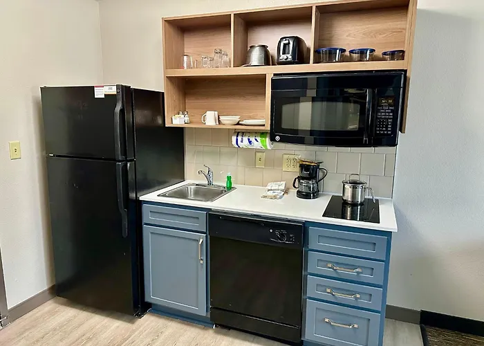 Candlewood Suites Airport By Ihg