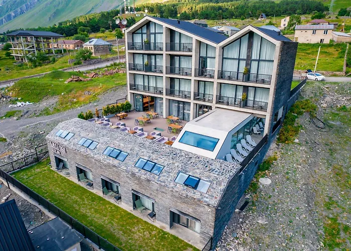 Step Inn - Kazbegi