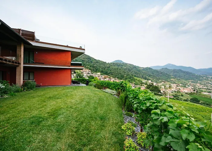 Agriturismo Podere Cavaga Lago d'Iseo Agribio Winery