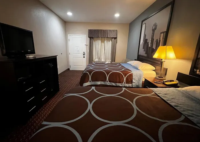 Super 8 By Wyndham Center Motel