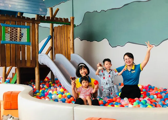 Hotel Citadines Marina Halong