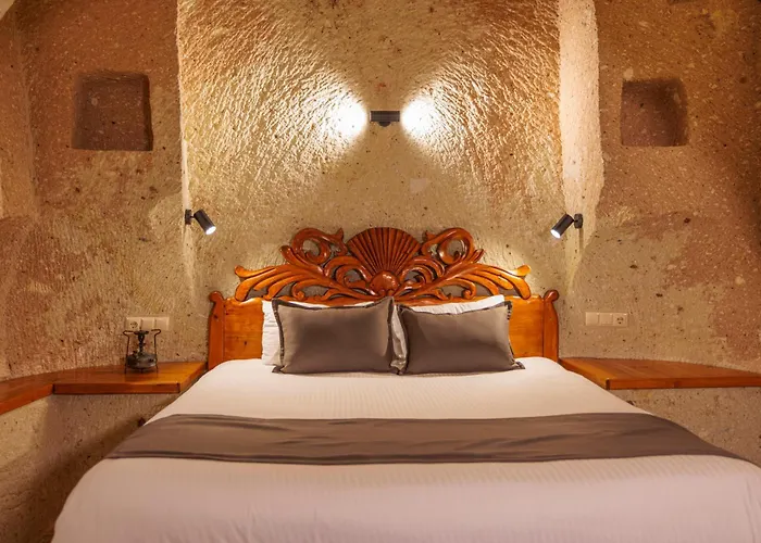 Canyon Cave Hotel