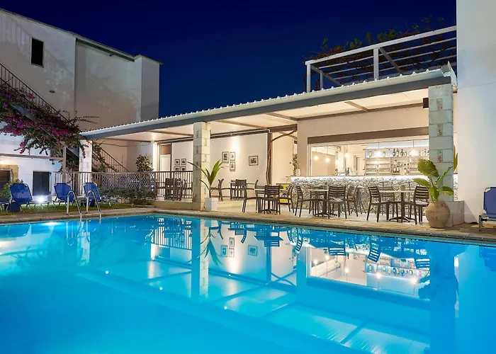 Eva Suites & Apartments Agia Marina