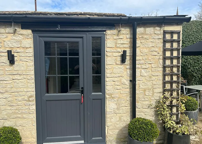 Priory Tearooms Burford With Rooms