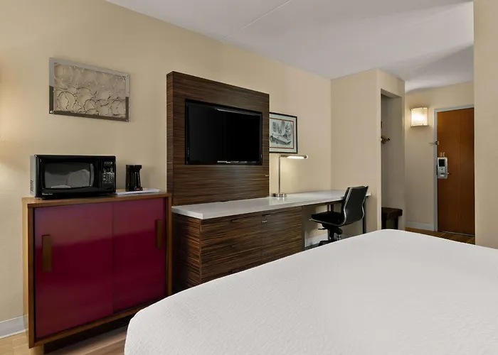 Ramada By Wyndham Harrisburg/Hershey Area