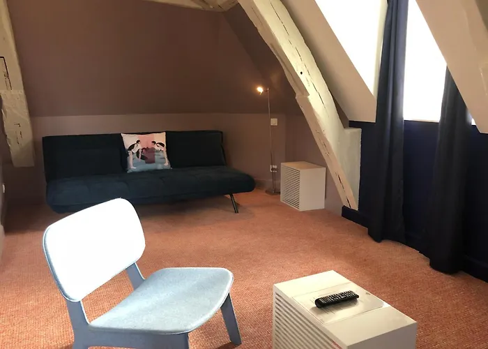 Castel De Tres Girard - Hotel & Restaurant - Teritoria