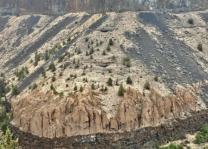 Smith Rock Resort
