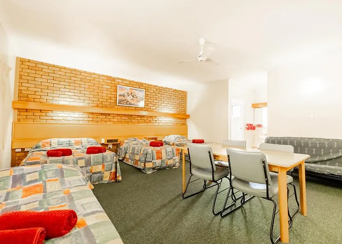 Landsborough Lodge Motel
