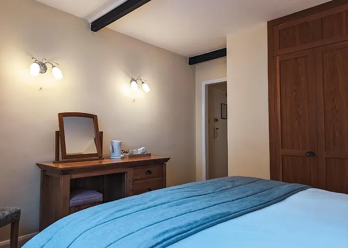 Three Salmons Hotel