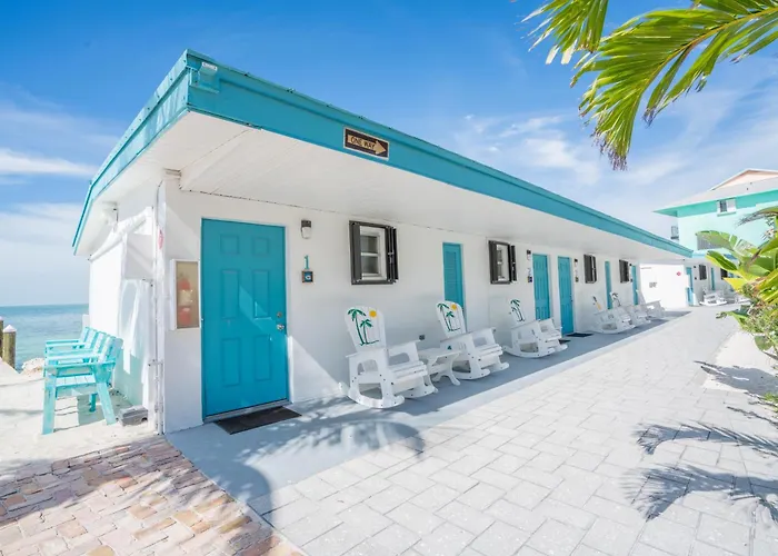 Edgewater Lodge