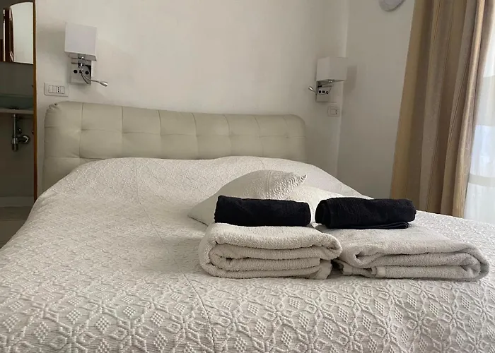 B&B Camera & Caffe