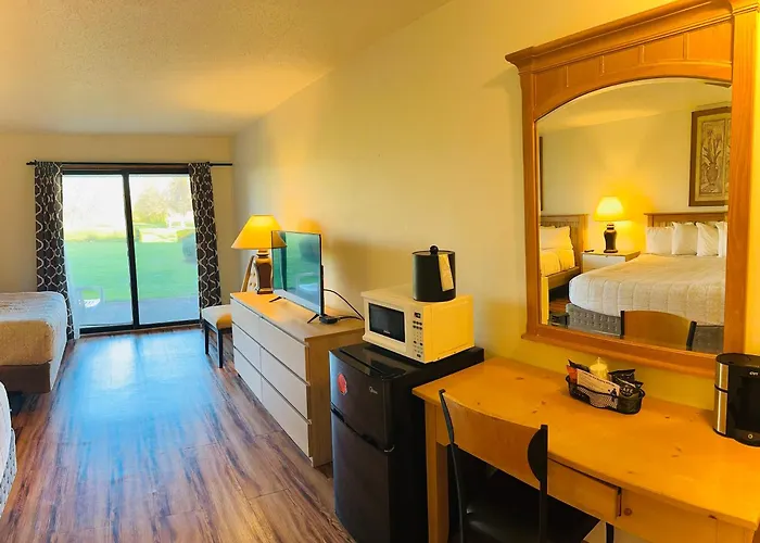 Lodge At Leathem Smith