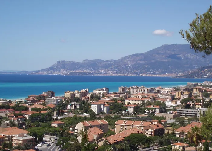 Villa Gaia - Luxury Villa, Pool & Wellness Rooms Bordighera
