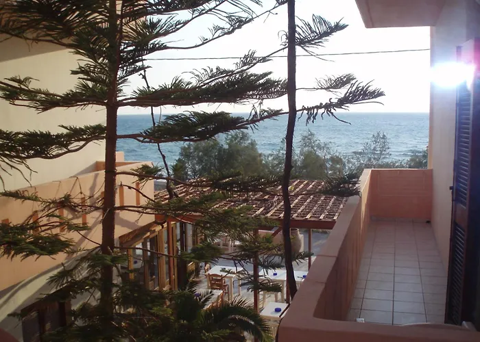 Alexander Beach Hotel