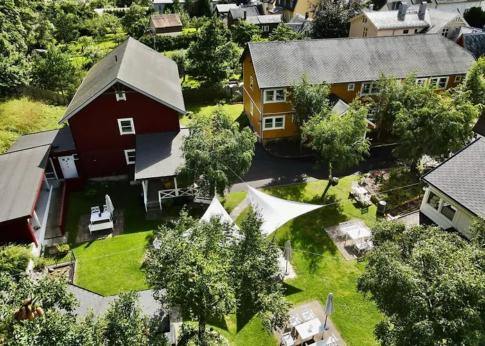 Valldal Fjord Lodge B&B