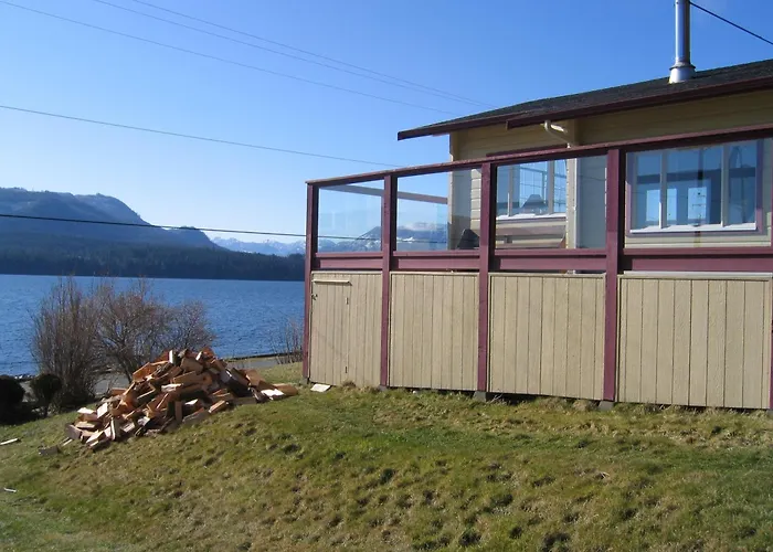 Alert Bay Lodge