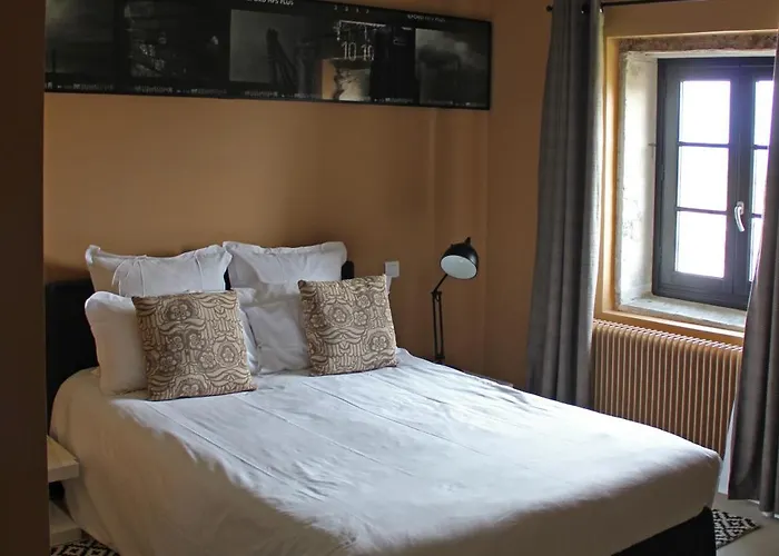 Hotel Courtille De Solutre