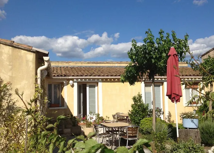 Bed and Breakfast Les Romarins Crestet