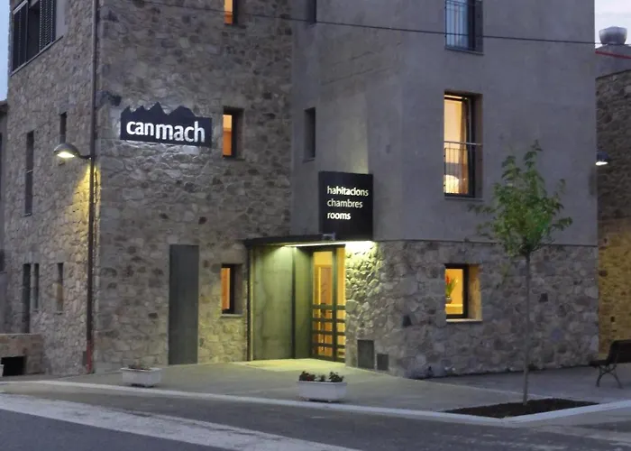 Restaurante y Alojamiento Can Mach