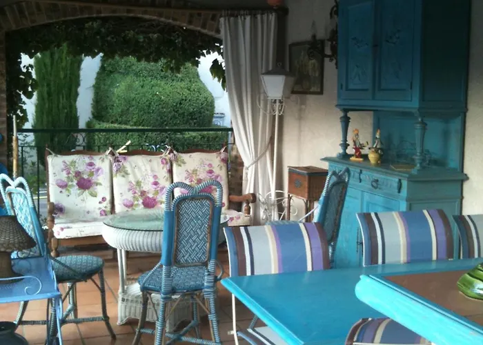 Bed and Breakfast Au Fond de la Cour à Veyre-Monton