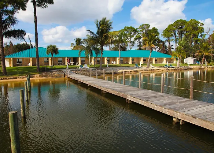 Lake Grassy Inn & Suites