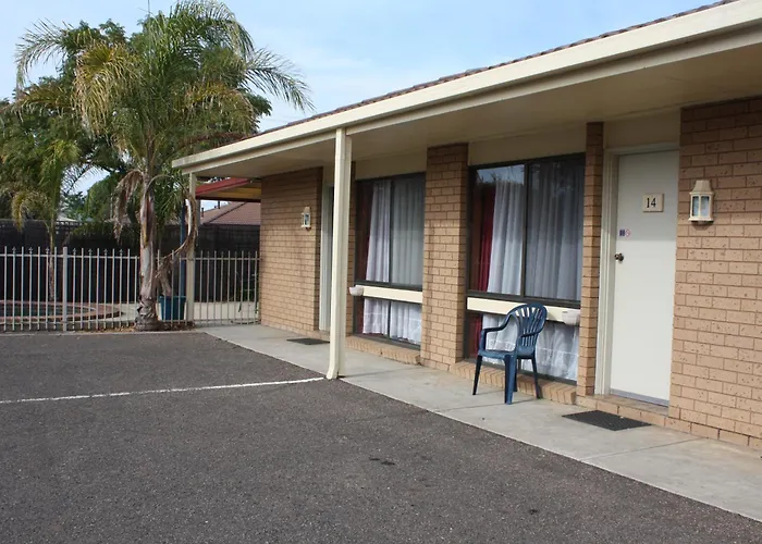 Country Home Motor Inn