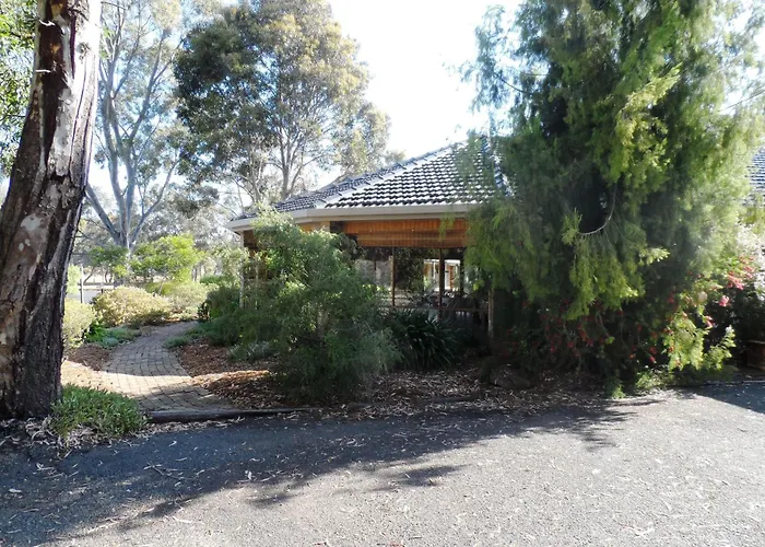 Magdala Motor Lodge & Lakeside Restaurant
