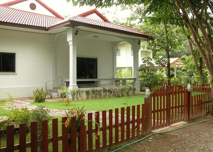 Baan Klang Aow Beach Resort