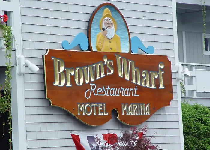 Browns Wharf Inn