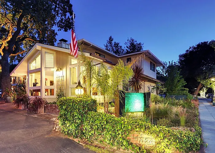 Saratoga Oaks Lodge