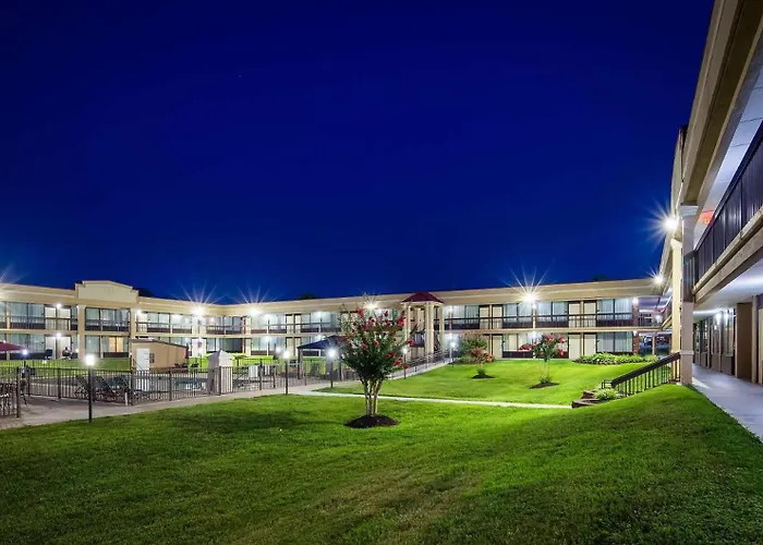 Baymont By Wyndham Culpeper Hotel
