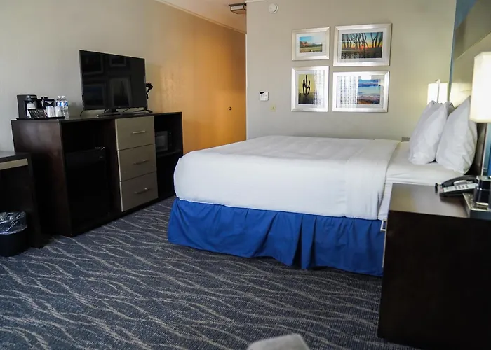 La Quinta By Wyndham Phoenix I-10 West