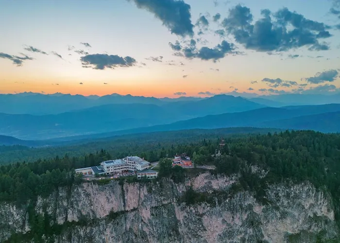 Panoramahotel Penegal Mendola