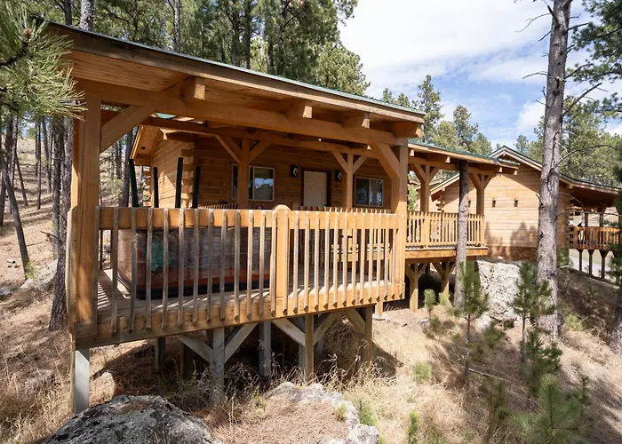 Rock Crest Lodge & Cabins