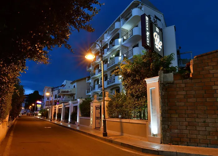 Hotel & Apartments Villa Linda