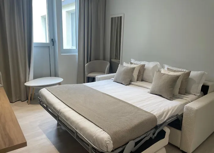 Kyriad Saumur Hyper Centre Hôtel, Appartements, Séminaires et SPA soins Sothys Paris